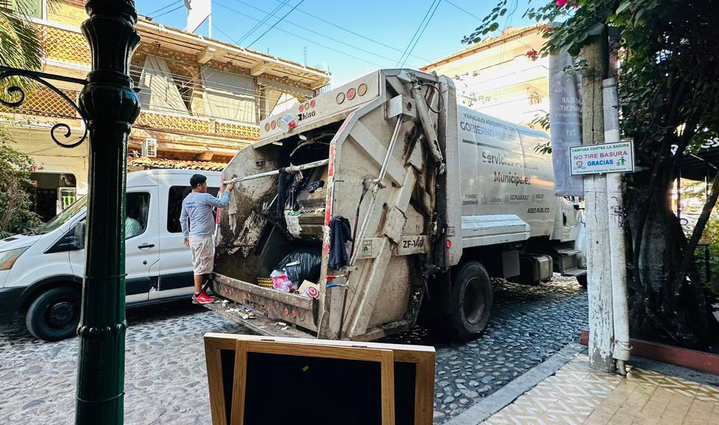 Corregirán “mala práctica” de pedir propina de recolectores de empresa concesionaria, tienen prohibido cobrarla