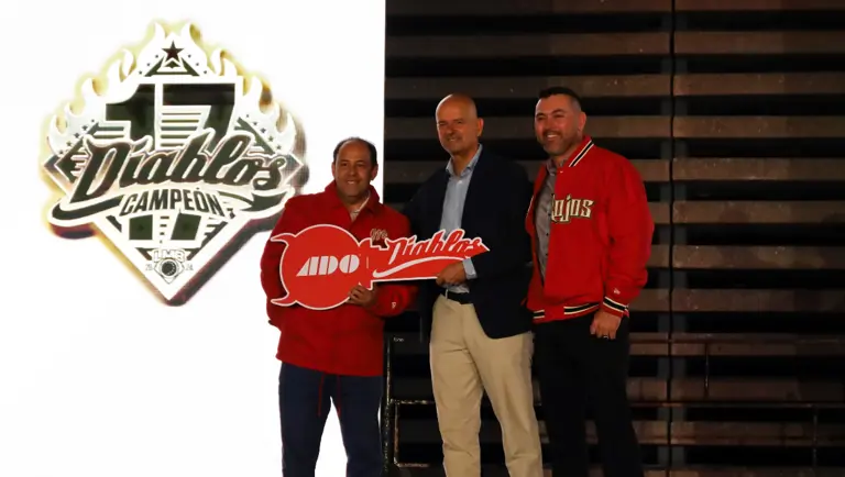 ADO y Los Diablos Rojos Del México reafirman su alianza con un nuevo autobús