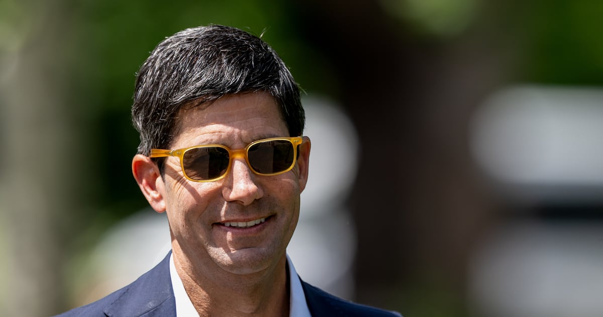 ¿Quién es Kevin Warsh, ‘delfín’ de Trump para sustituir a Powell en la Fed, que enfrentó la crisis de 2008?