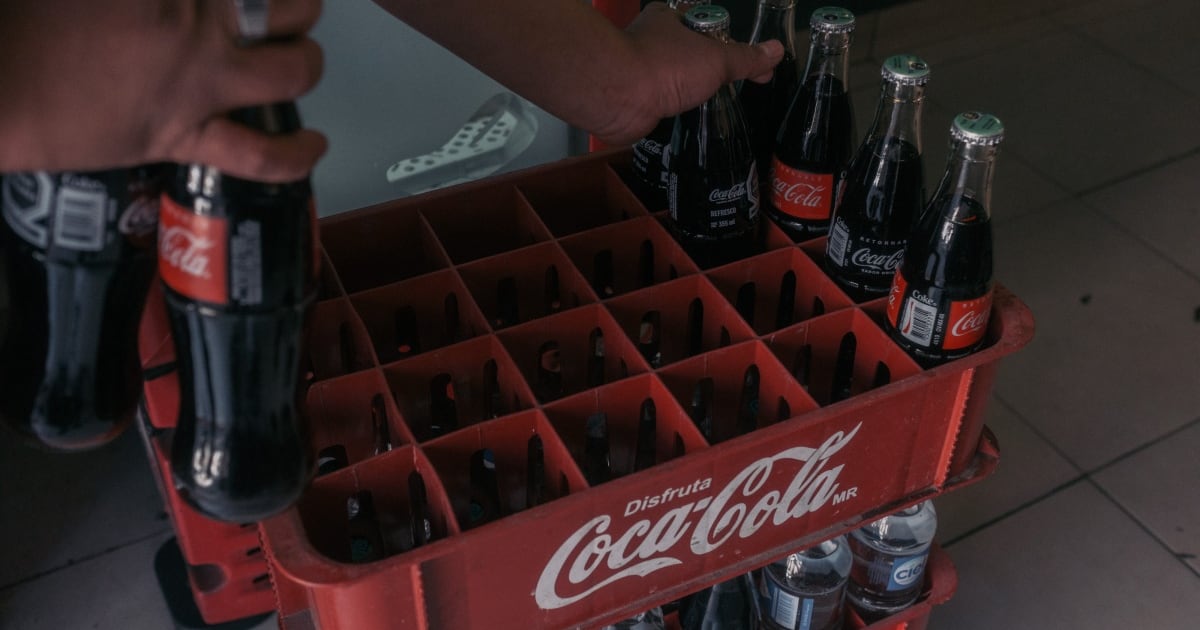 Coca-Cola Femsa eleva 2.9% sus ingresos en el cuarto trimestre, pese a presión cambiaria