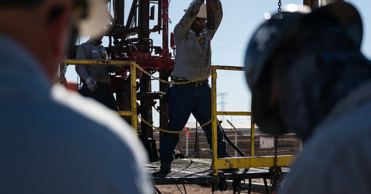 Precios del crudo reportan mayor retroceso desde 2022