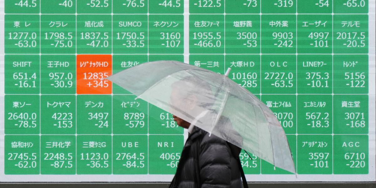 Alza del petróleo pega a las bolsas asiáticas con caídas de hasta 12%, las europeas se recuperan