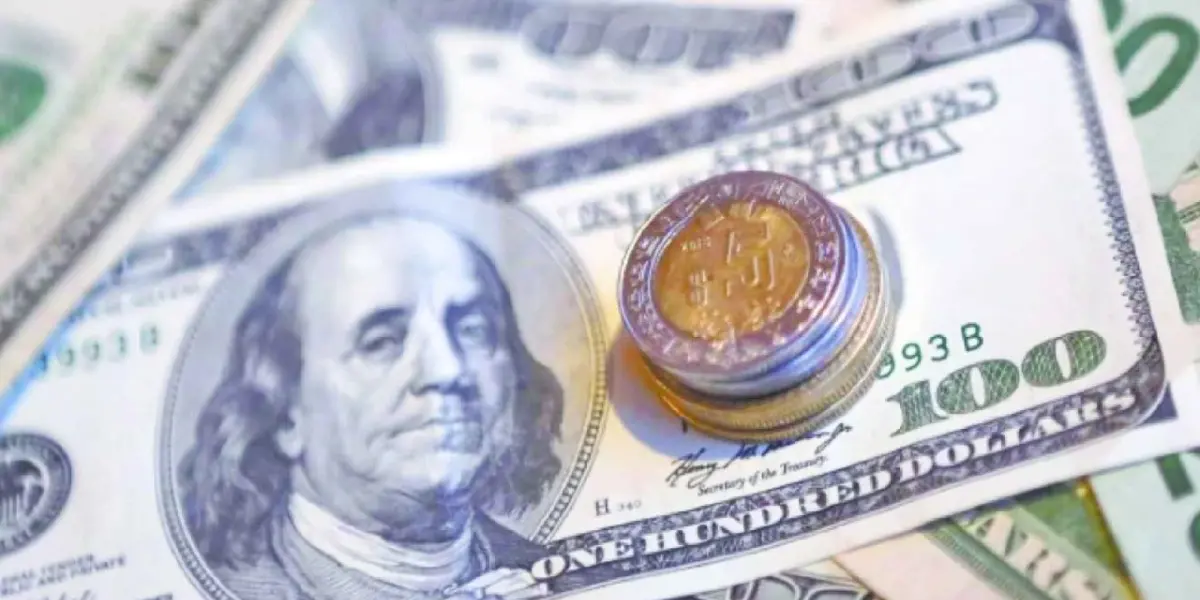 Peso mexicano extiende recuperación frente al dólar ante mejor sentimiento en el mercado