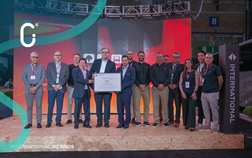 International reconoce a Traxion y Transportes Scholástico en Expo Foro Movilidad 2026