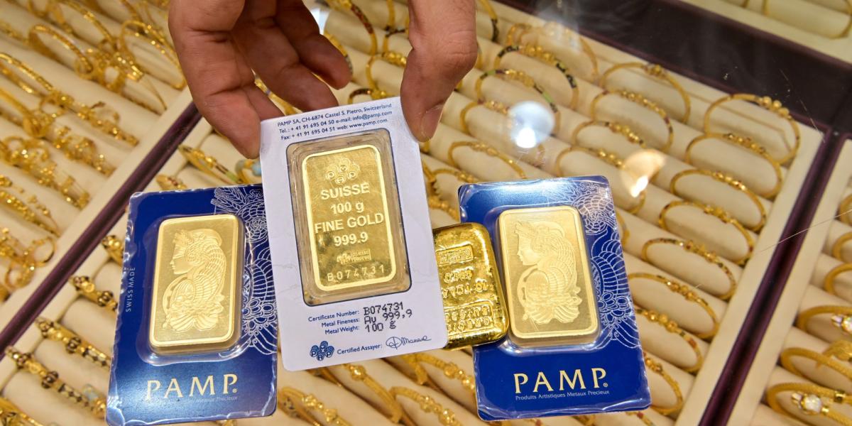 Oro, aluminio y cobre caen casi 2% tras reporte de que EU enviará más tropas a la guerra