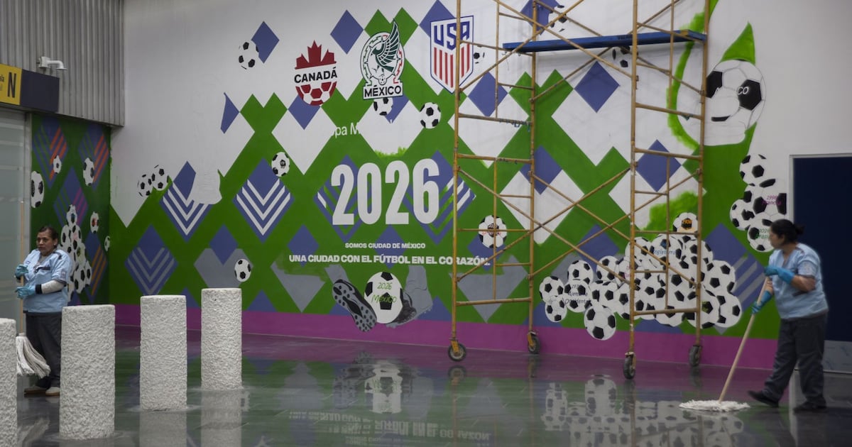 Aerolíneas ajustan sus rutas: Priorizan vuelos a las sedes del Mundial y las playas pierden asientos