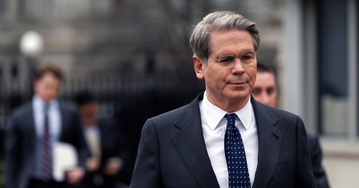 Secretario del Tesoro ve nuevo régimen en Cuba… pero ‘a cámara lenta’: ‘Con Maduro fuera habrá cambio’