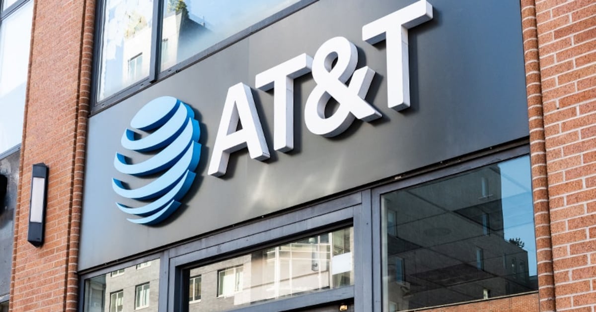Vinculación de líneas ‘le pega’ a AT&T: Recargas telefónicas caen a 3.11% en primer trimestre de 2026