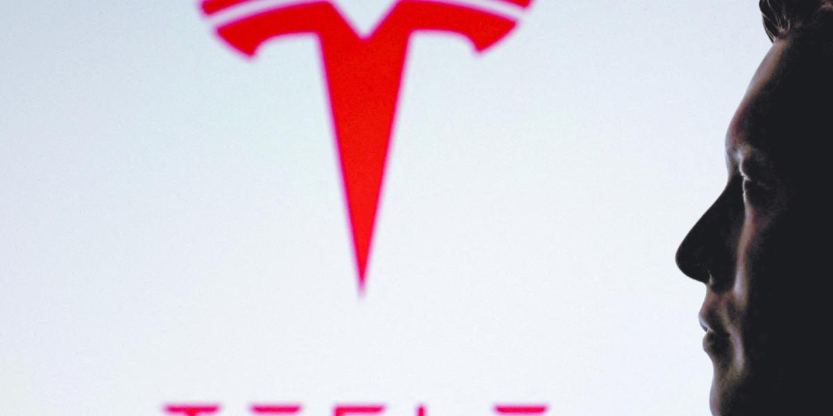 Acciones de Tesla saltan casi 7% tras anunciar que finalizó el diseño de su chip AI5