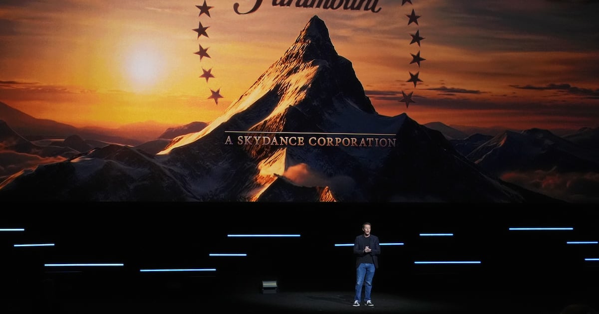 Compra de Warner Bros: CEO de Paramount ‘se luce’ y promete al menos 30 estrenos en salas de cine