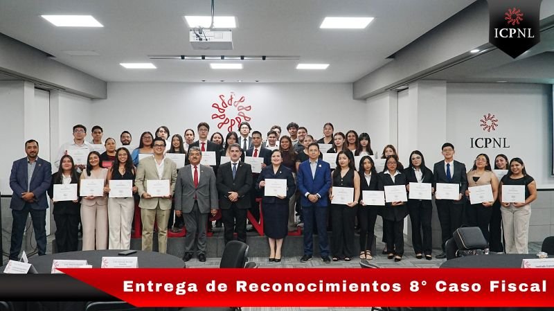 Entrega de Reconocimientos a los participantes del 8° Caso Fiscal