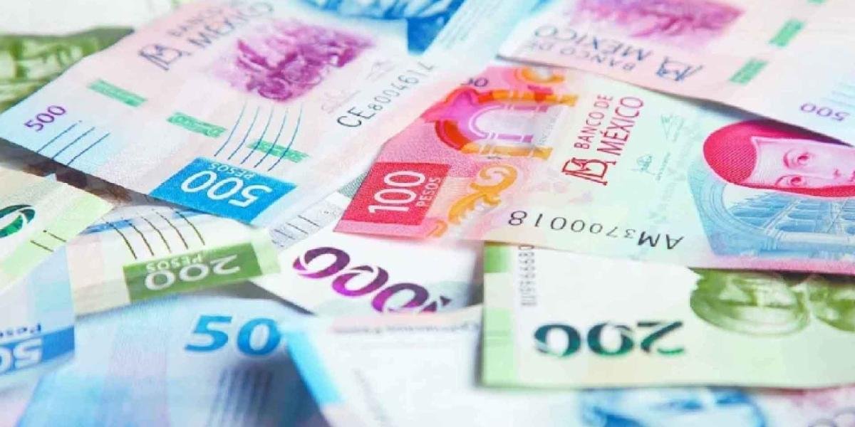 Peso mexicano se aprecia frente al dólar; mercado asimila inflación al productor de EU