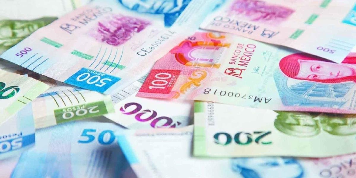 Peso mexicano recupera terreno frente al dólar después de una jornada tensa en Oriente Medio