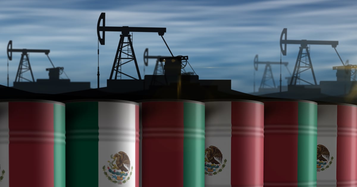 Petróleo mexicano cae a 73.05 dólares y se ubica por debajo de lo estimado por Hacienda para 2026