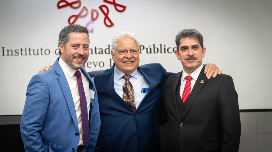 Ceremonia de reconocimiento a Gustavo Leal Benavides