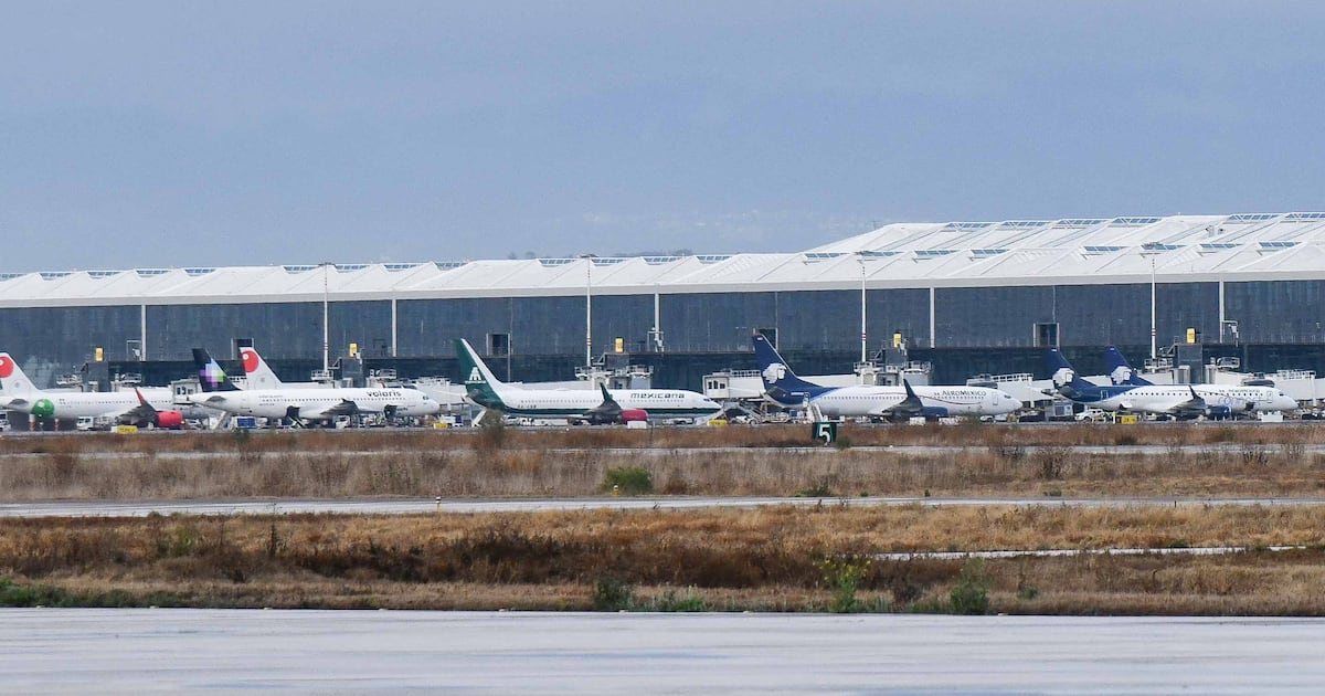 Ganancias de aerolíneas se reducirán a la mitad por alza de turbosina