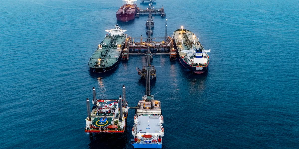 Precios del petróleo suben más de 2% por nuevas preocupaciones sobre suministro