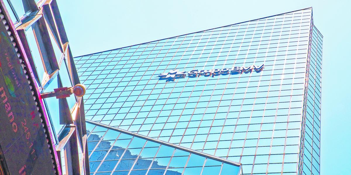Diecisiete empresas en la BMV están mejor calificadas que México