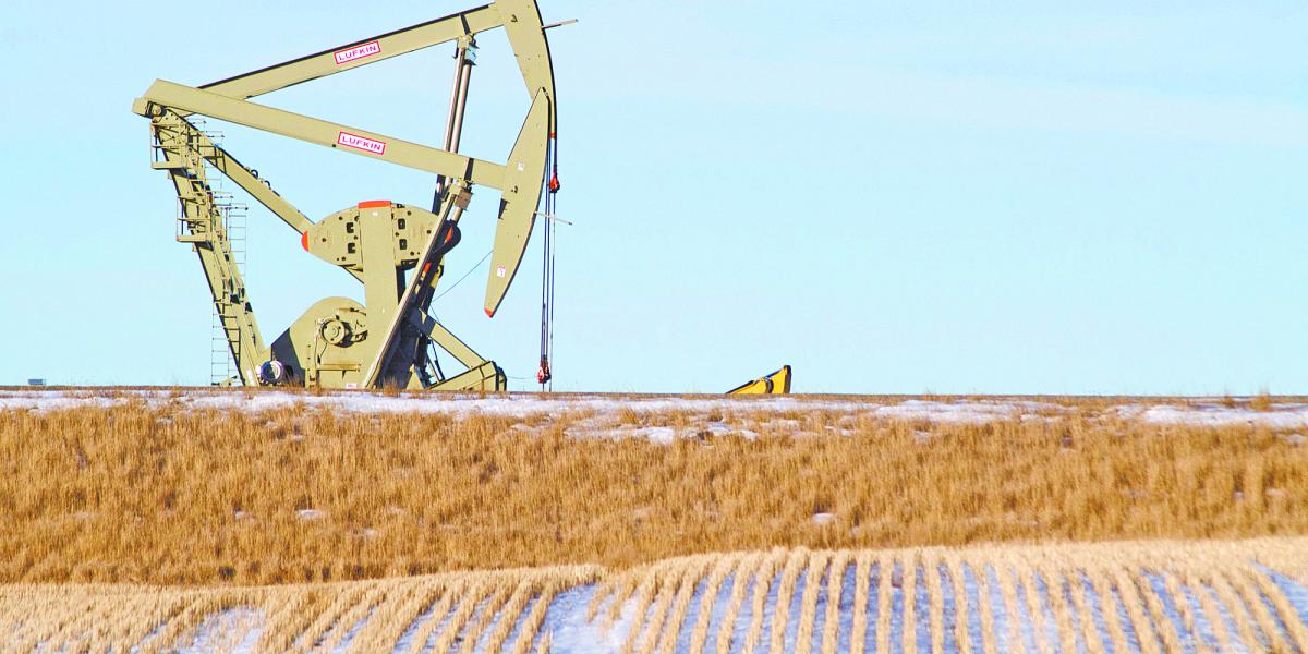 El petróleo abre con alzas de más de 4% tras ataques de Estados Unidos y Arabia Saudita en Irak