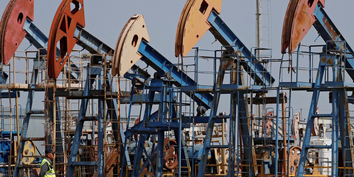 Petróleo se encamina a alza semanal de más de 4% tras nueva amenaza de EU de bloqueo a Irán
