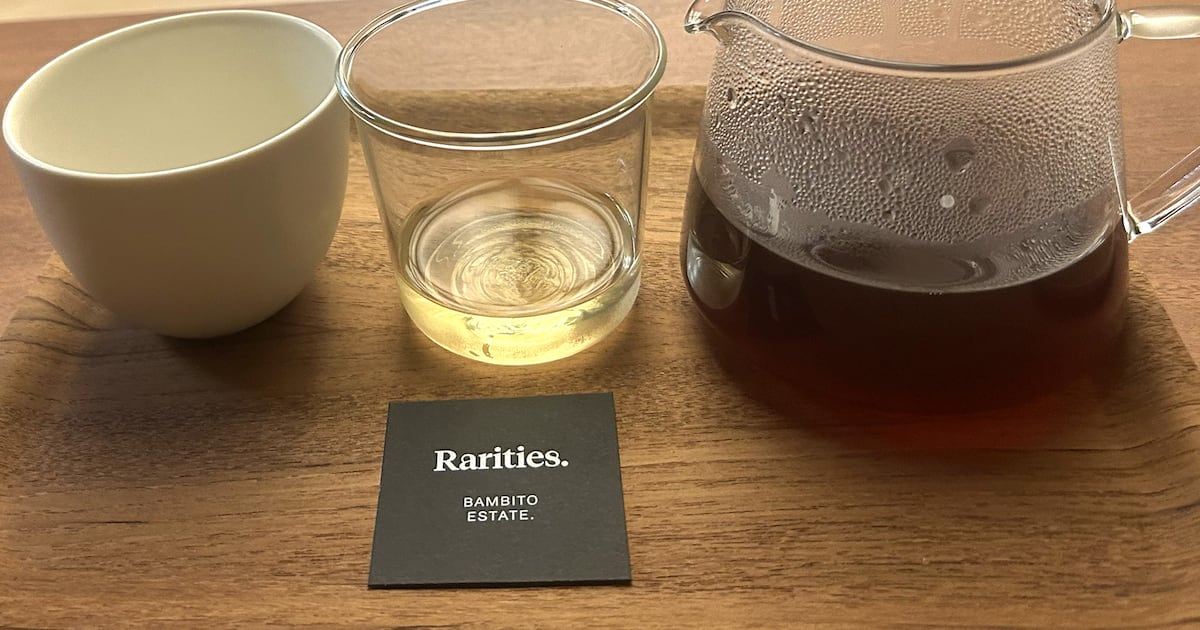 ¿Qué sabemos de WatchHouse, la cadena de lujo que vende una taza de café en 560 pesos?