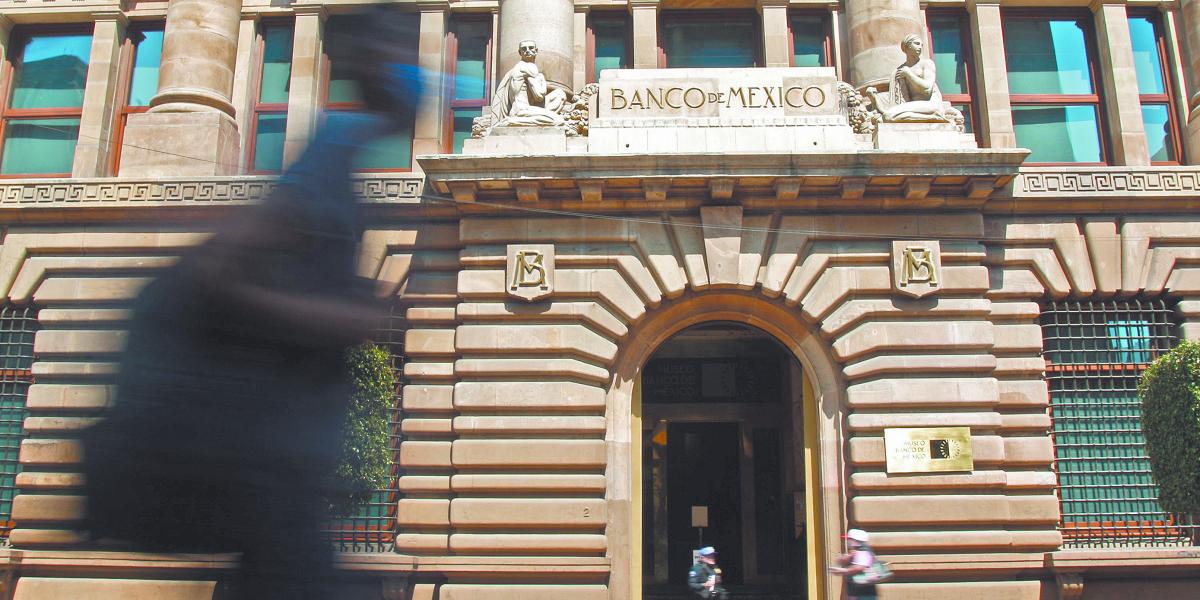 Mejora marginal a la expectativa del PIB no cambia cautela para invertir en México: Encuesta Banxico