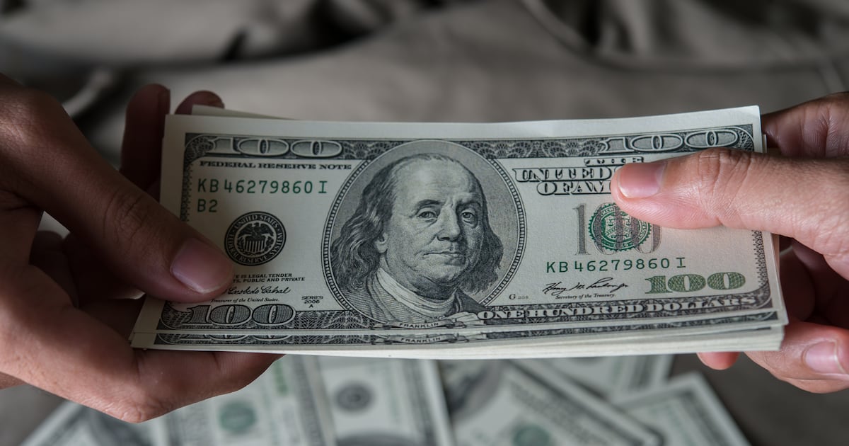 Sorry, peso: Dólar tiene su mejor semana desde marzo