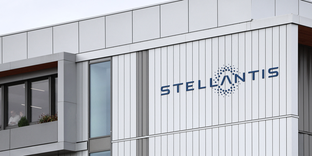 Stellantis frenará la producción de autos en 3 fábricas en Francia por la escasez de baterías