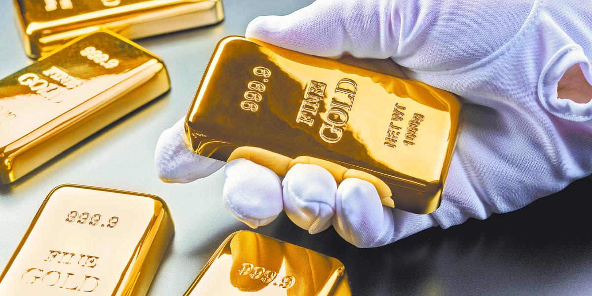 Precios del oro y la plata suben 1% en la apertura por la debilidad del dólar