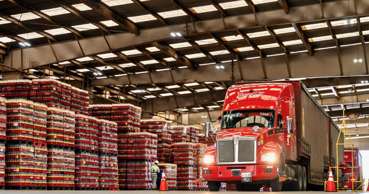 Coca-Cola Femsa recupera ventas en México pese al alza de impuestos a las bebidas azucaradas