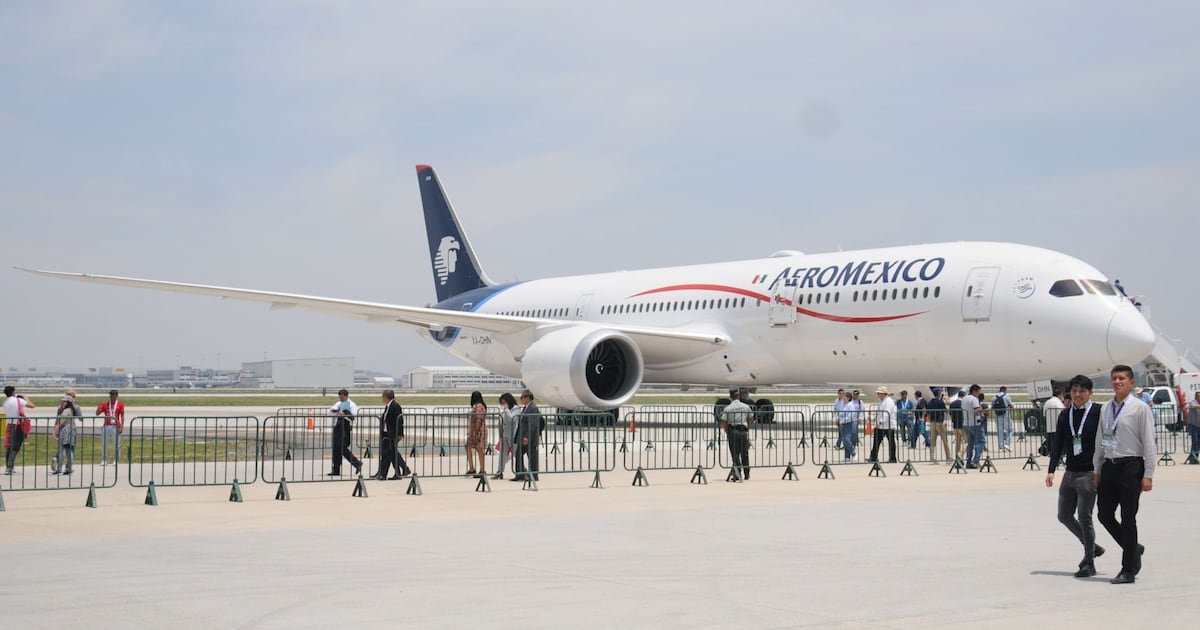 ‘Turbulencia’ en Aeroméxico: Pilotos rechazan acuerdo salarial y extienden las negociaciones hasta 45 días