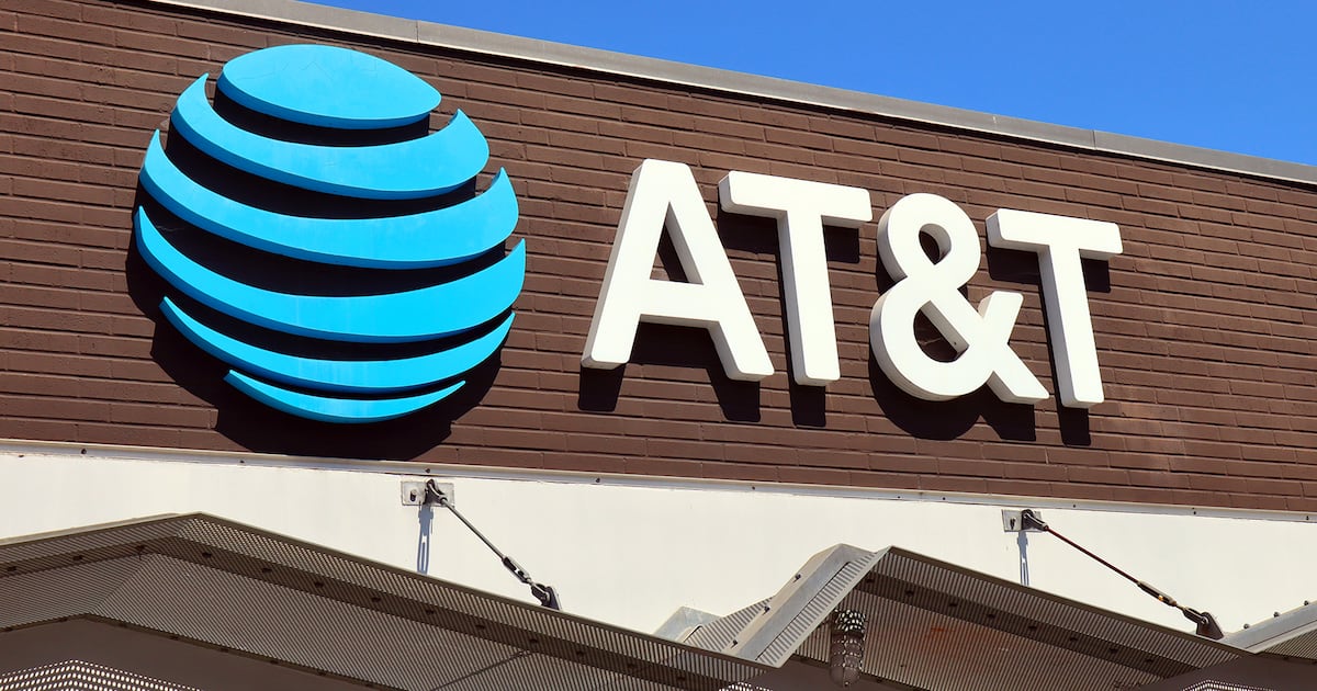 Televisa compra AT&T México: ¿Quién es David Martínez, el empresario que se alió para competir con Slim?
