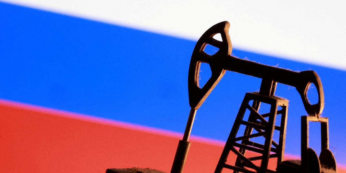 Producción de petróleo de Rusia cae 38,000 barriles al día en septiembre: datos de la OPEP