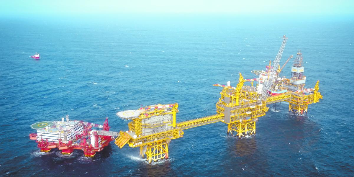 El petróleo sube ante temor de nueva caída de exportaciones de Oriente Medio y ataques de EU a Irán